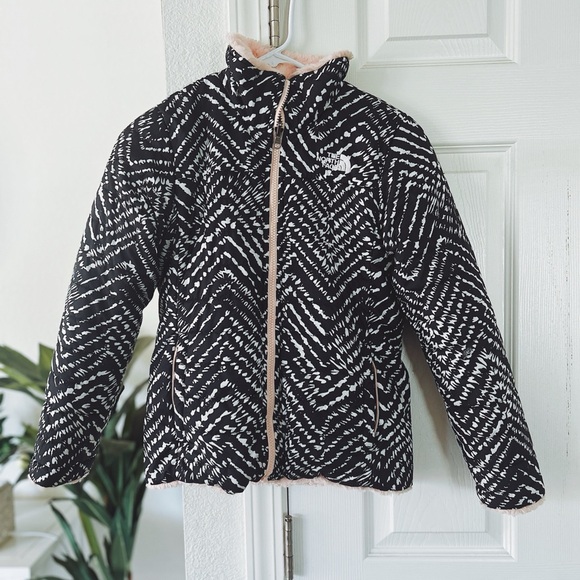 The North Face Kids Black and White Chevron Puffer Jacket